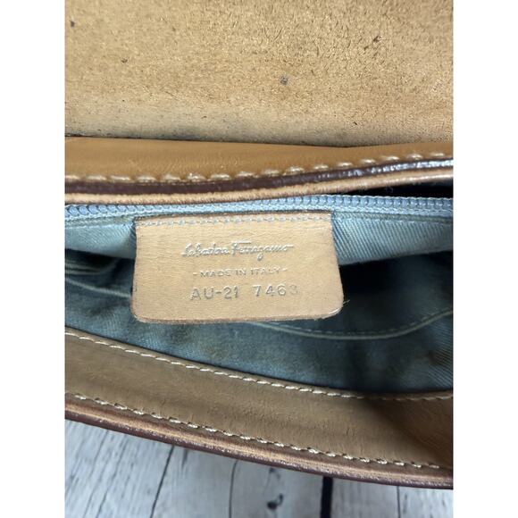 Ferragamo Leather Small Purse Wooden Closure Tan Vintage Authentic - Picture 12 of 15